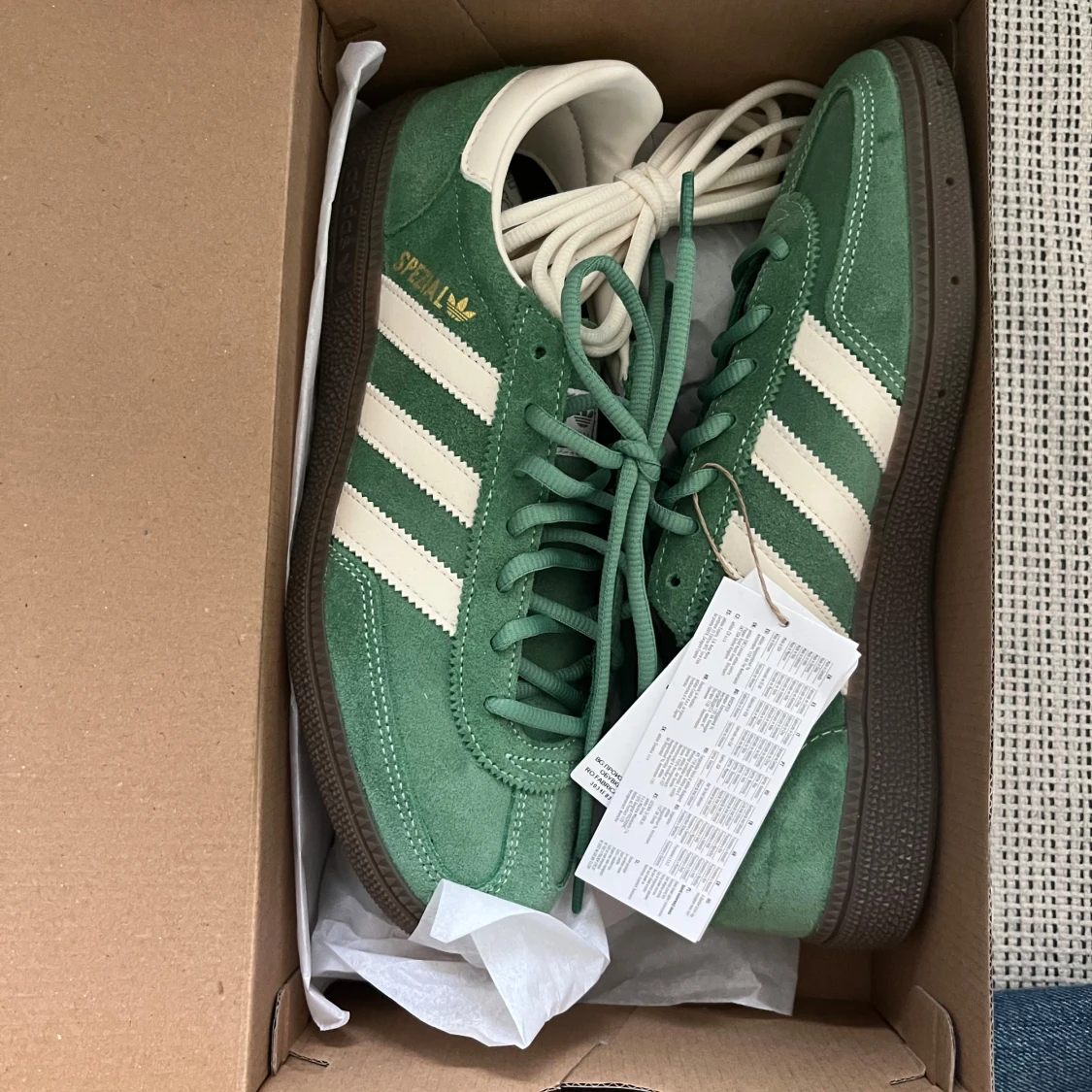 Helt NYA Adidas Spezial gröna sneakers