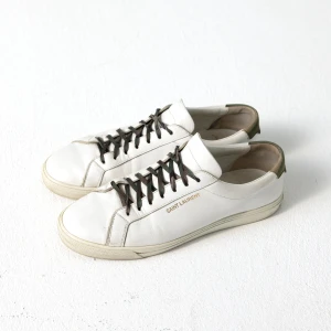 Saint Laurent Camo skor - Tja! Säljer nu dessa riktigt sällsynta Saint Laurent skor! | Storlek 43,5 - Skick 8/10 - Nypris +7,000kr - Inget og tillkommer- Hör av dig vid frågor!
