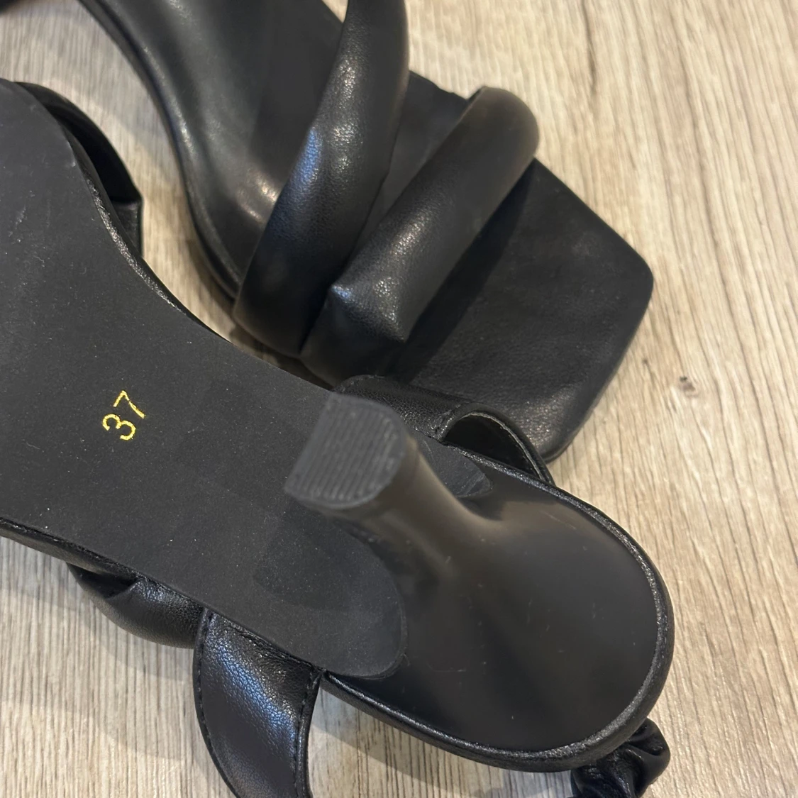 Svarta klackskor från Bubbleroom - 1