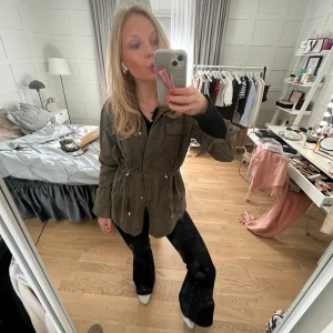 Grön Safarijacka - Safarijacka från hm, som ny🥰 inga defekter