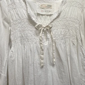 Blus - Super skön och snygg blus från odd Molly. Passar till vardags och finare tillställningar🤍🎀