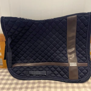 Es schabrak  - Es schabrak strl full i fint skick endast Es loggan som är lite rostig se bild 