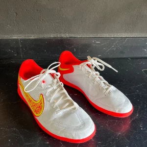 Nike fotbolls skor  - Inomhus skor 