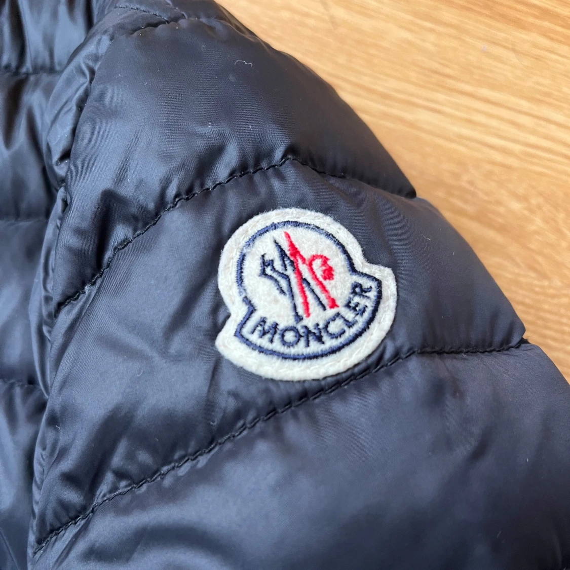 Svart dunjacka från Moncler - 3