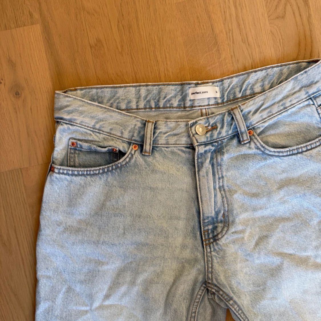 Ljusblå raka jeans  - 2