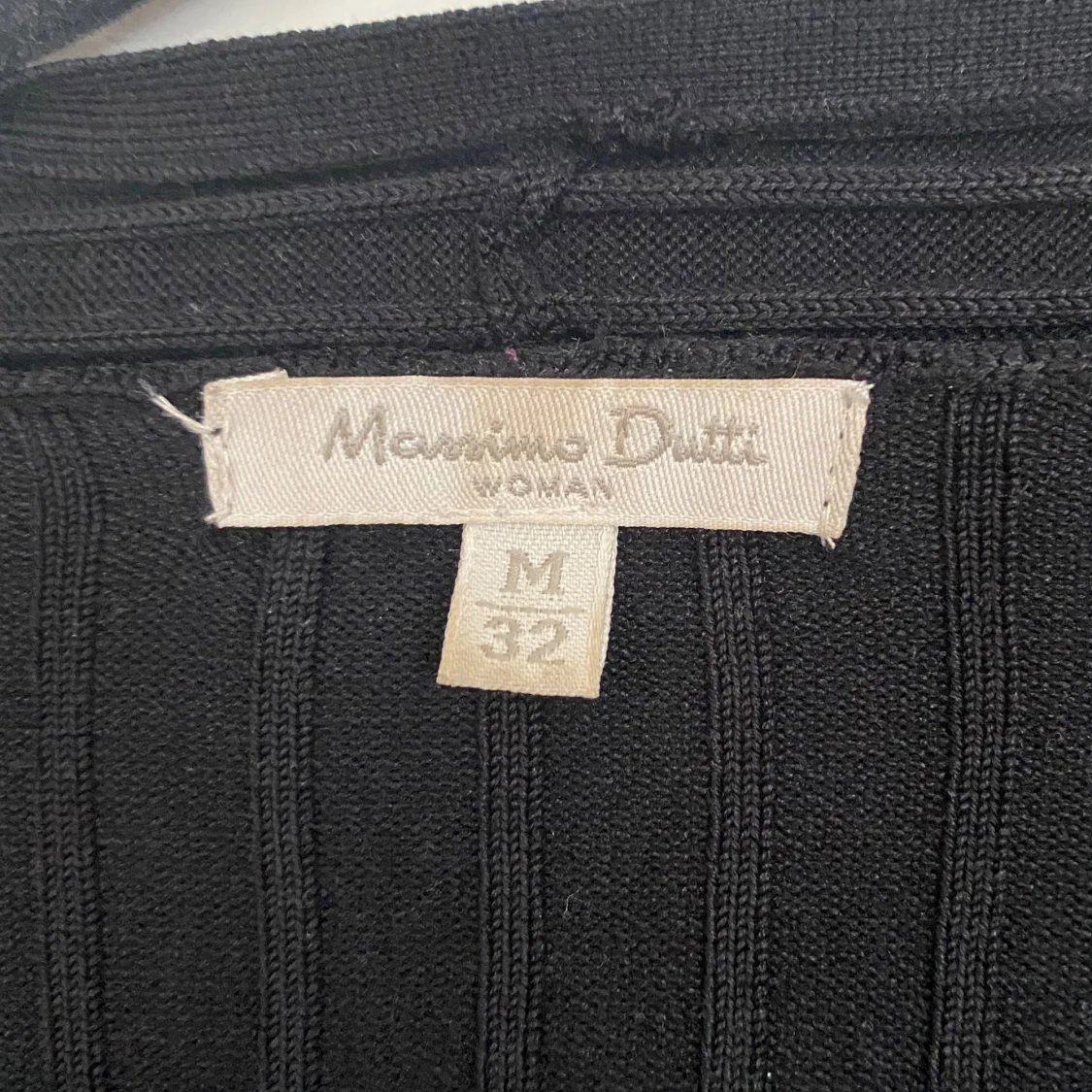 Svart ribbad croppad kofta från Massimo Dutti - 3