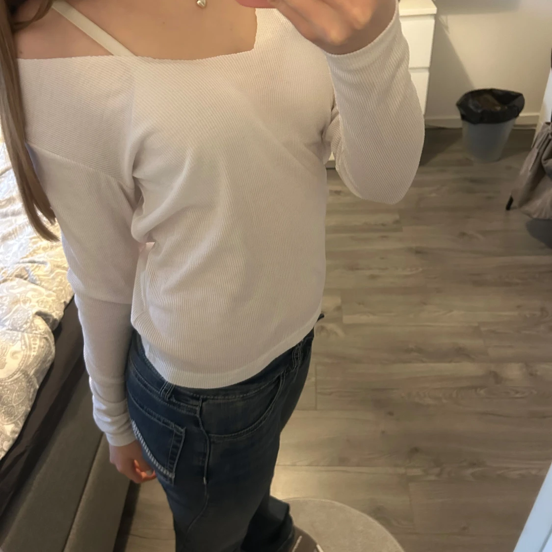 Vit ribbad långärmad topp