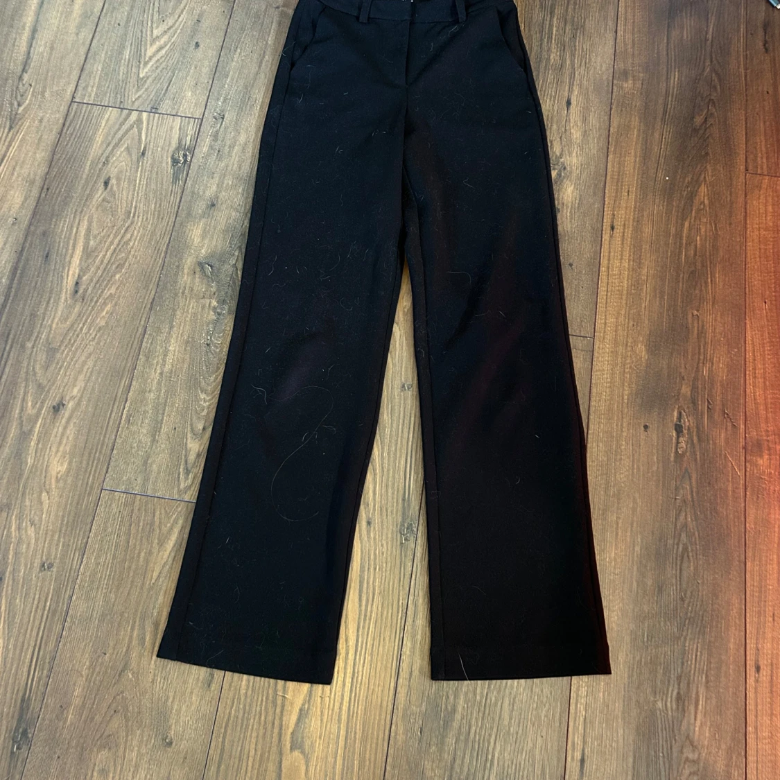 Kostymbyxor från Vero Moda