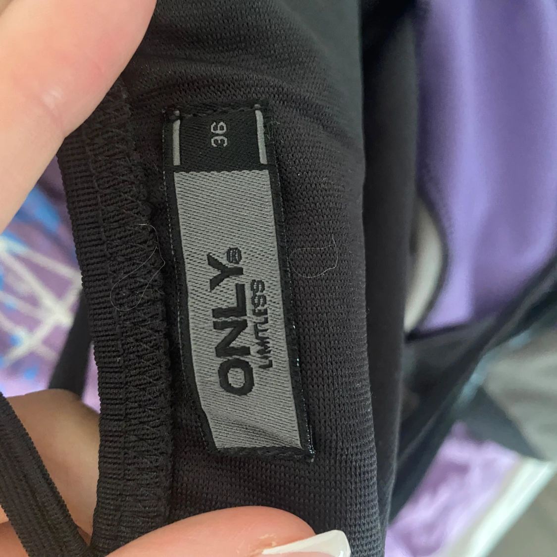 Flerfärgad tight klänning från ONLY - 1