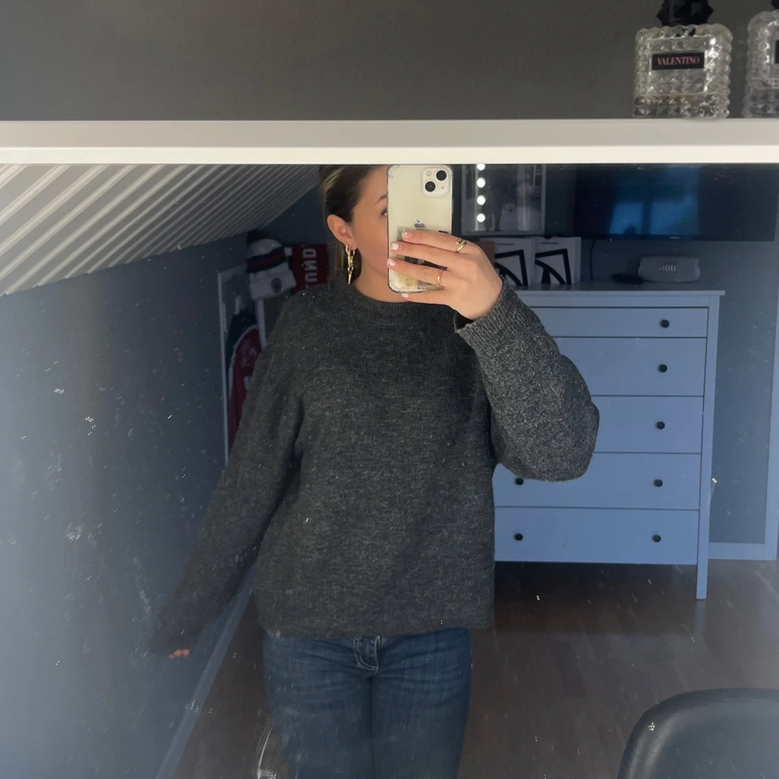 Mörkgrå stickad tröja