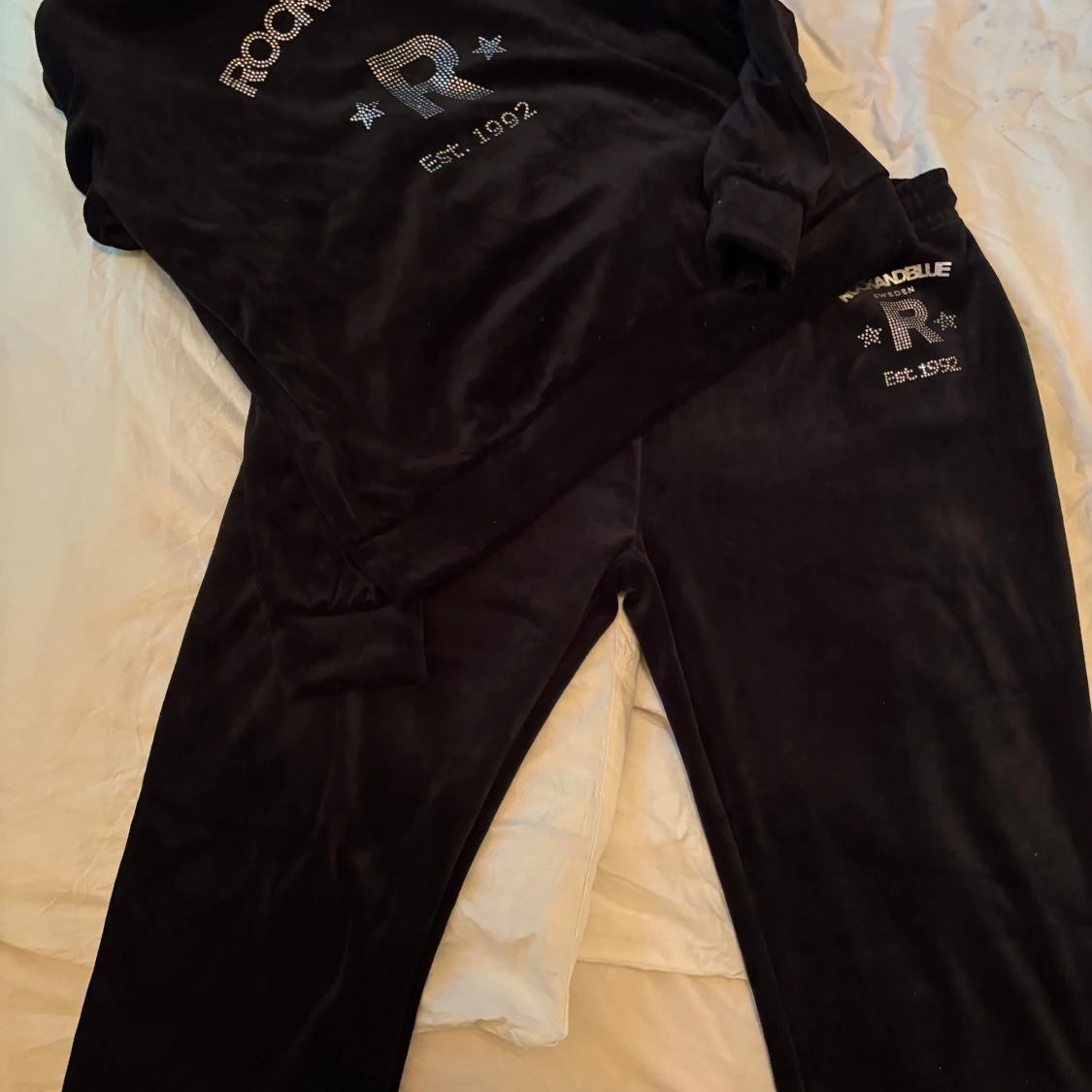 Svarta mjukisbyxor från Rockandblue