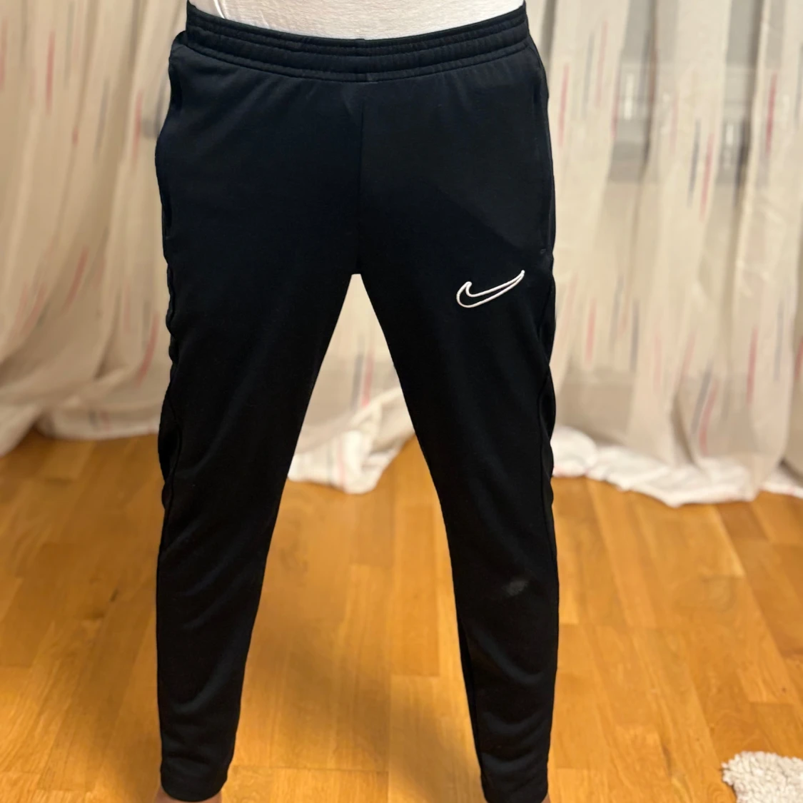 Svarta träningsbyxor från Nike - 4