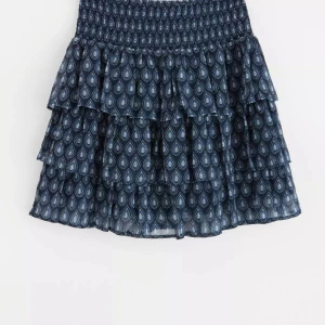 Volangkjol  - Supersöt blå kjol från Lindex med volanger, i strl 158/164 men passar xs/s💕 Nypris: 250kr