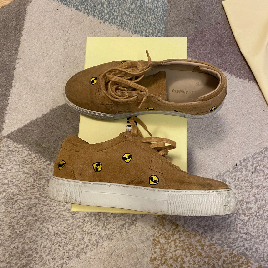 Axel Arigato sneakers i original förpackning  - 3