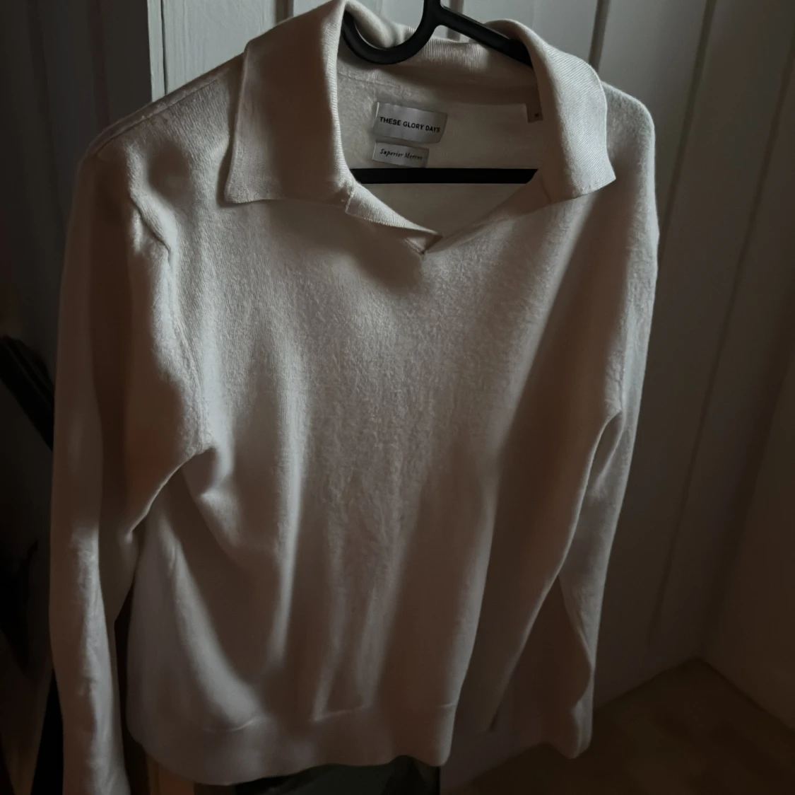 Beige merinotröja från These Glory Days