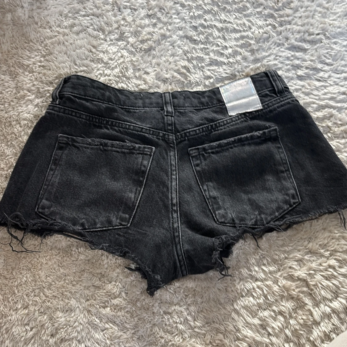 Svarta jeansshorts från Zara - 1