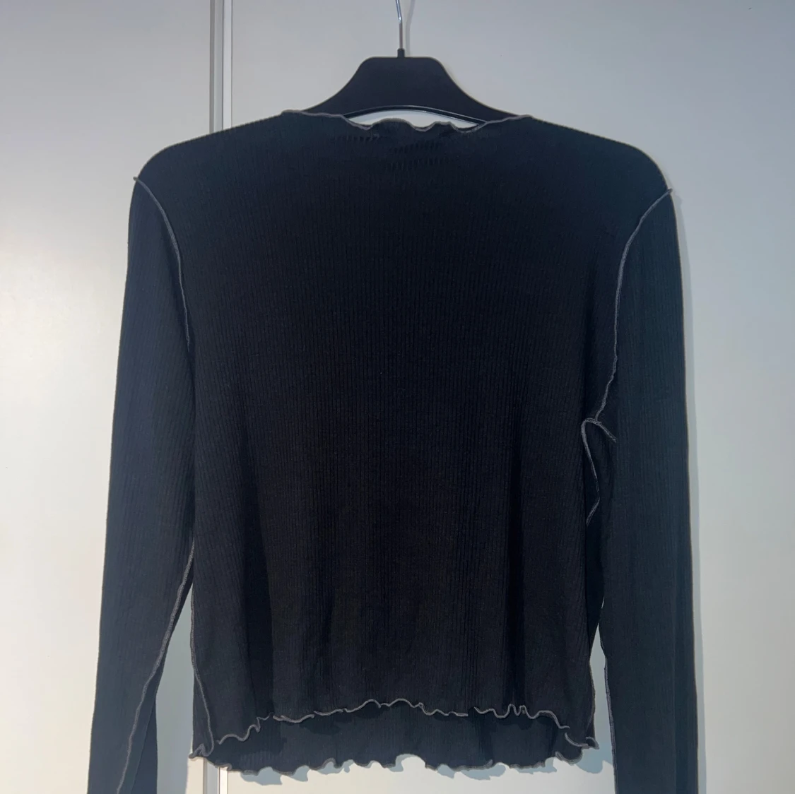 Svart ribbad långärmad tröja BikBok - 2