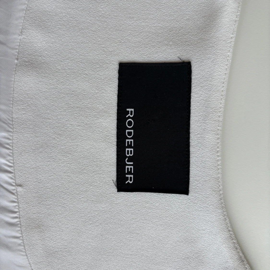 Vit Rodebjer kappa med bälte och sidofickor, XS - 2