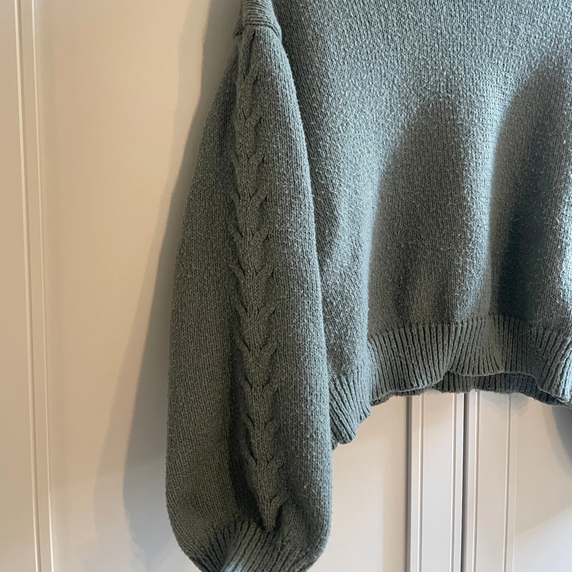 Grå stickad tröja från SHEIN - 1