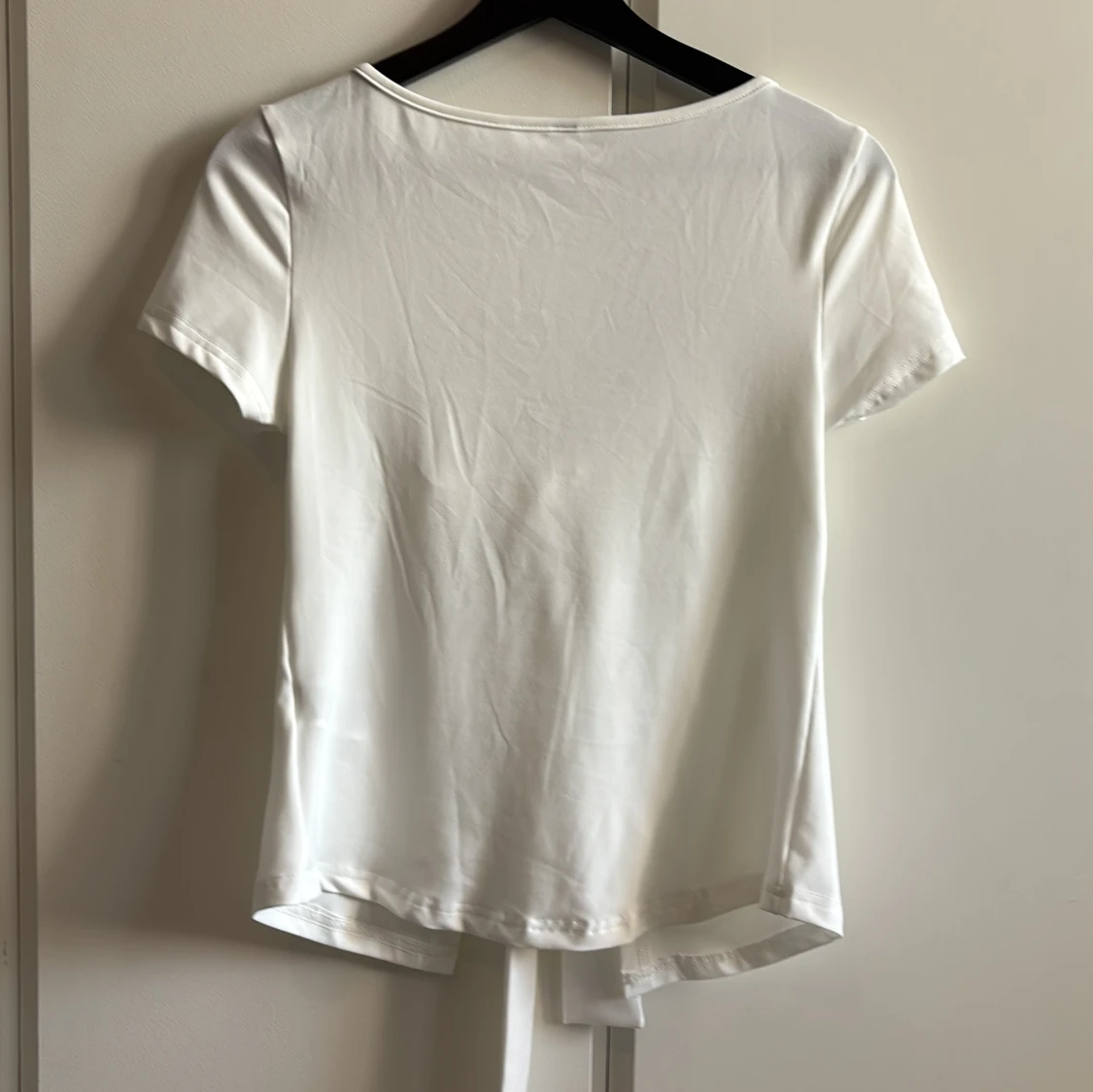 Vit knytblus med kort ärm - 2