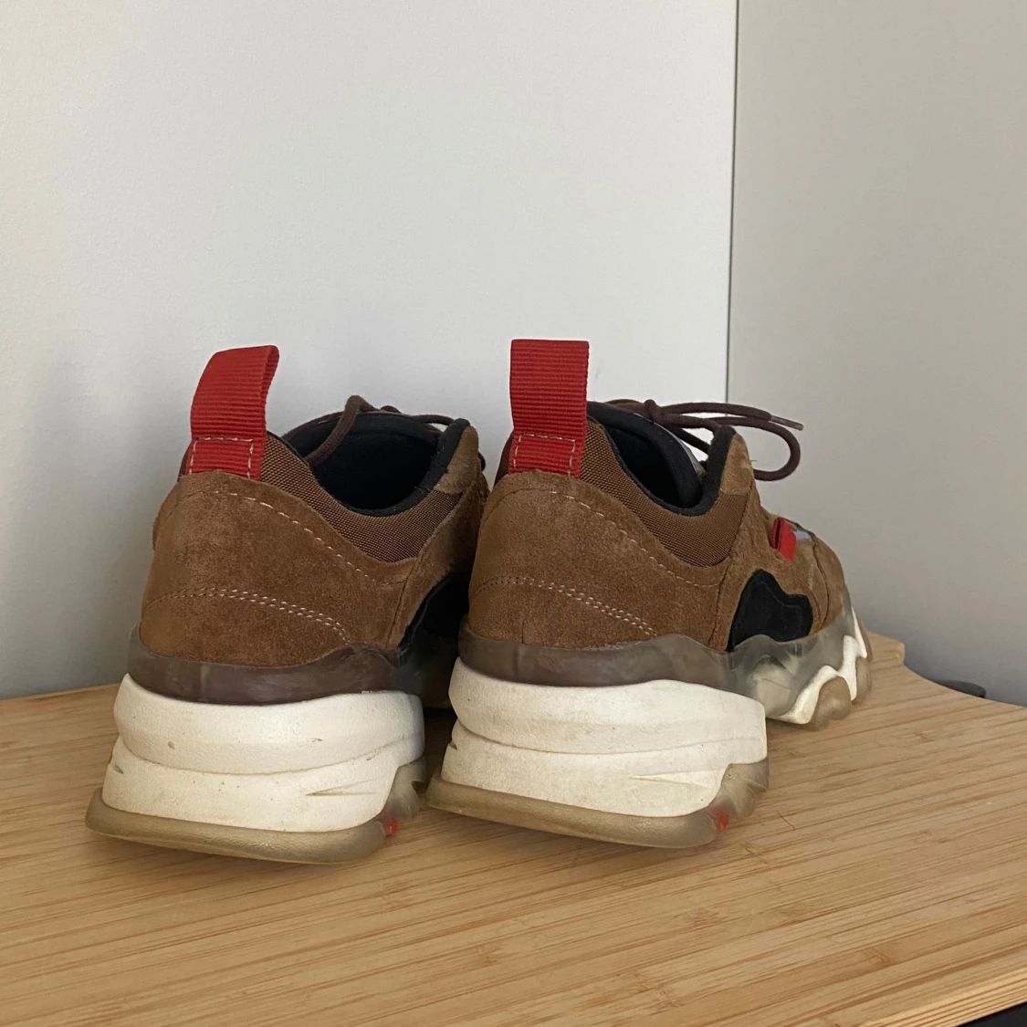 Lloyd bruna sneakers med mockadetaljer - 3