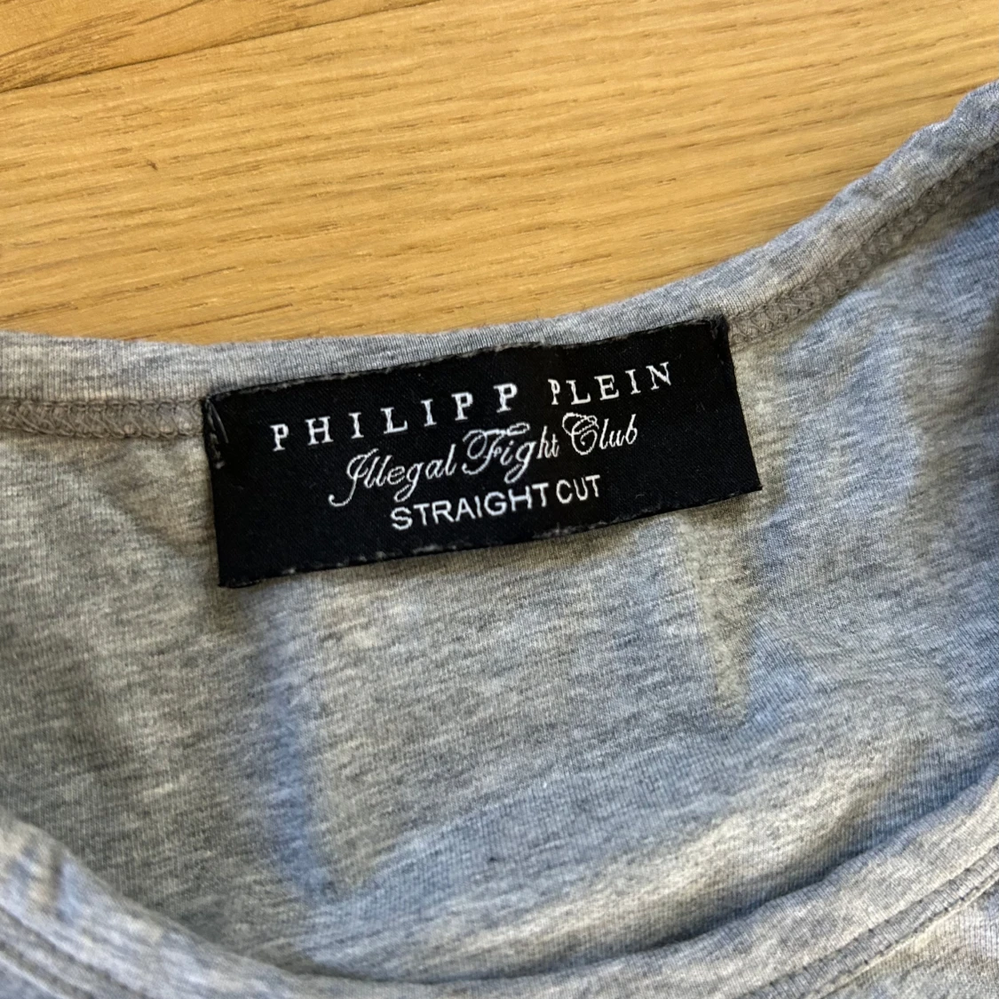 Grå t-shirt med tryck från Philipp Plein - 3