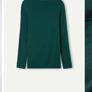 Intimissimi - Säljer min fina gröna intimissimi tröja i storlek S,