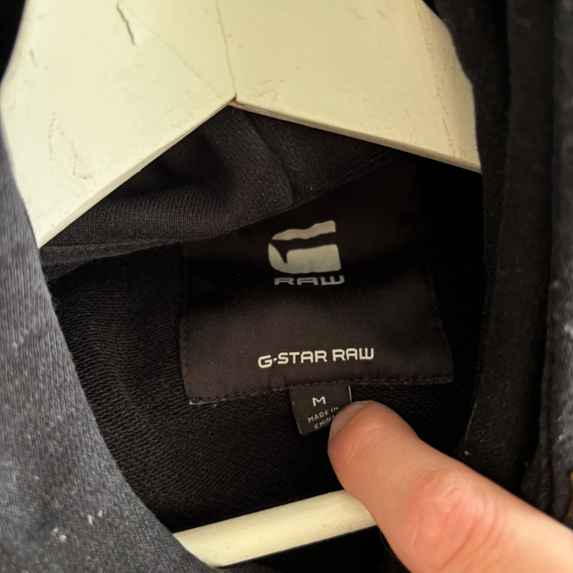 Svart hoodie från G-Star RAW med gula detaljer - 3