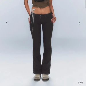 Weekday jeans  - Lågmidjade från weekday märket cheap monday!! det är dom virala och trendiga och slutsålda i nästan varje storlek dom är helt svarta exakt som dom på andra bilden!! använda kanske 1 gång men tycker dom är lite för små ❤️❤️