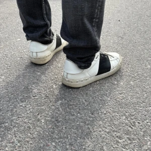 Valentino open - Tja! Säljer mina valentino opens, de är i använt skick och har storlek 43,  bara att skriva om ni undrar nåt🌟