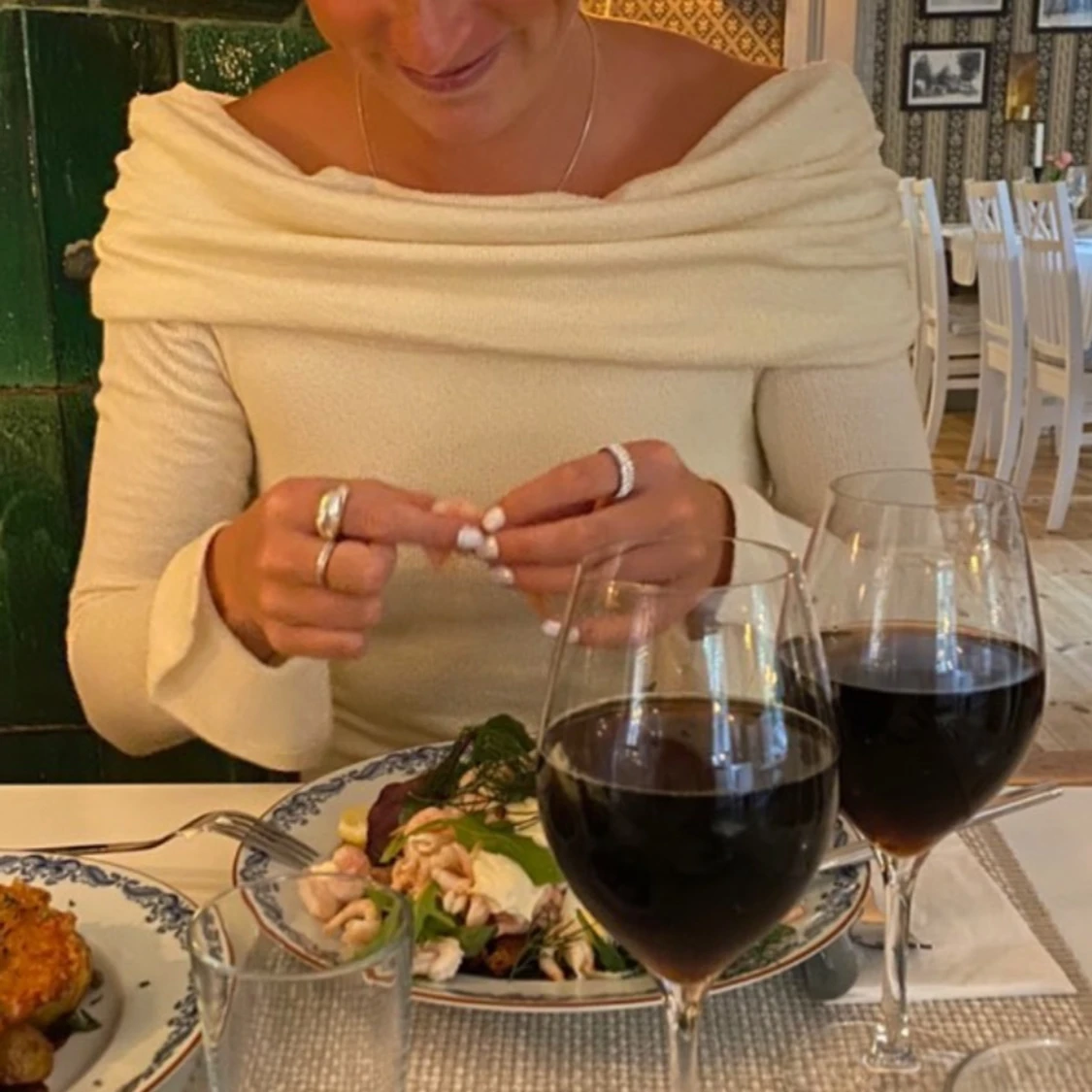 Off shoulder klänning - 1