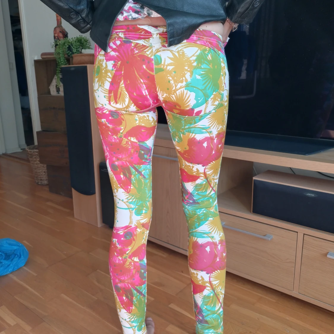 Färgglada blommiga leggings - 1