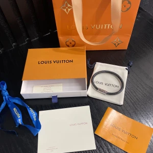 Lv armband 17&19 - Sprillans nya armband! Riktig go investering! Finns i två storlekar 17cm & 19cm✔️ Vid minsta fundering kontakta oss ✔️