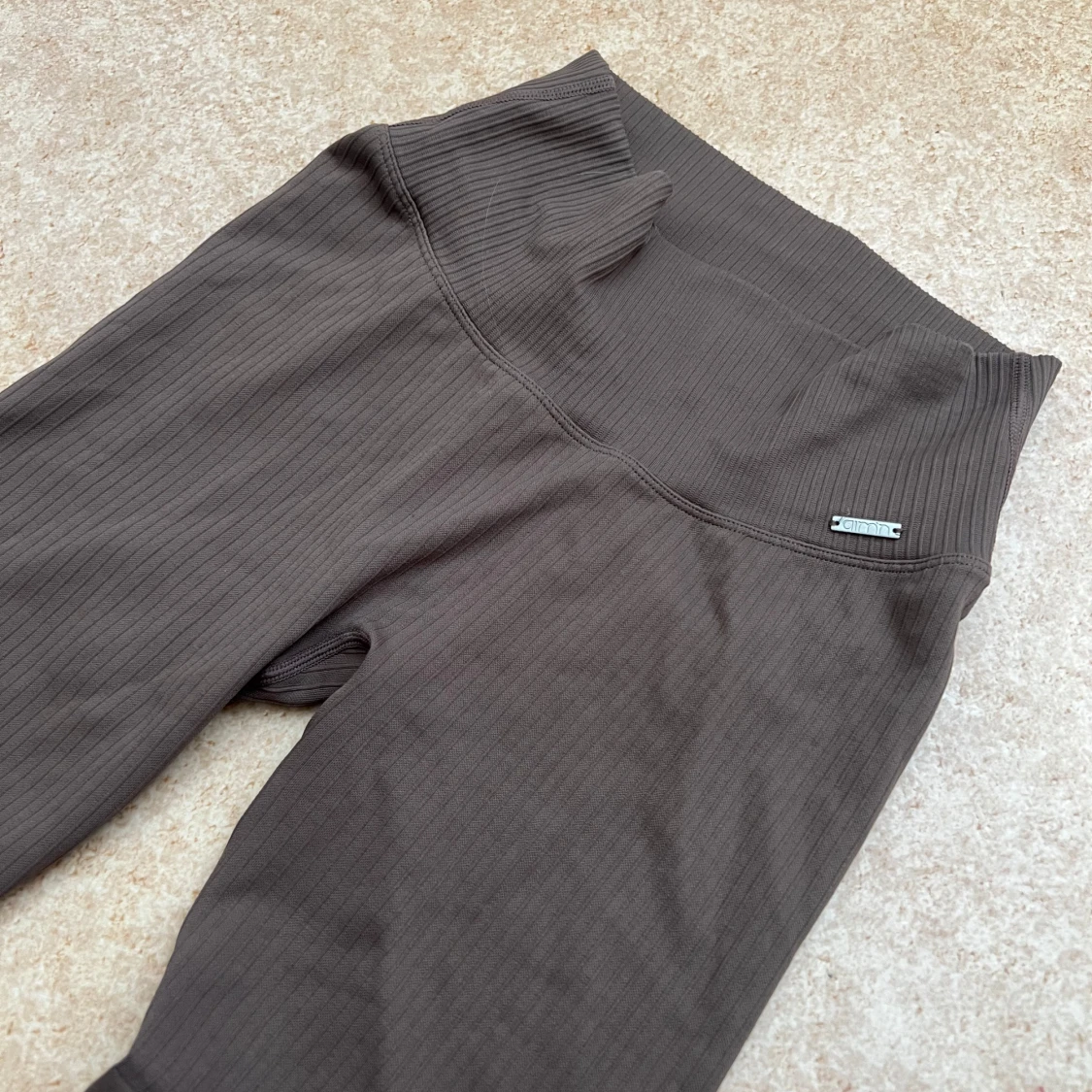 Bruna ribbade shorts från Aim'n - 1