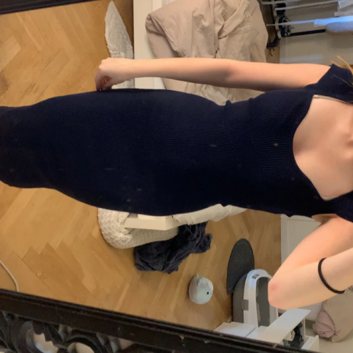 Mörkblå ribbad långklänning - 1