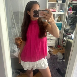 Rosa halterneck topp - Superfin rosa halterneck topp från mango som inte kommit till användning!!