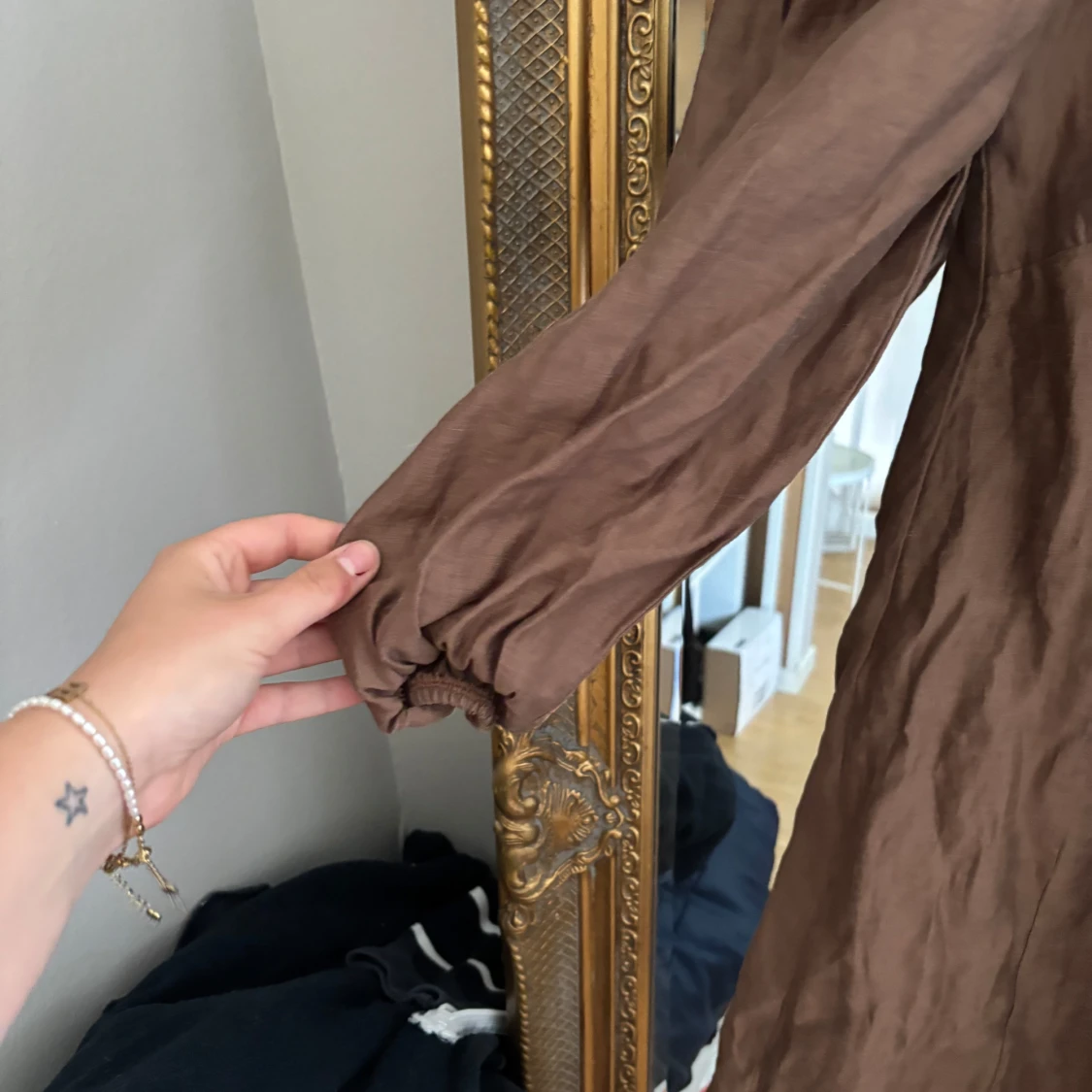 Brun klänning med rosett från NA-KD - 2