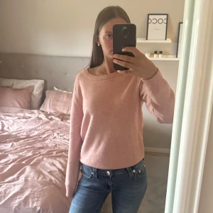 Stickad tröja från Vila - Superfin ljusrosa stickad tröja från Vila som aldrig är använd💕