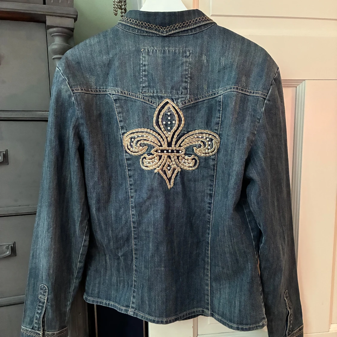 Jeansjacka 🤍⚜️ - 1