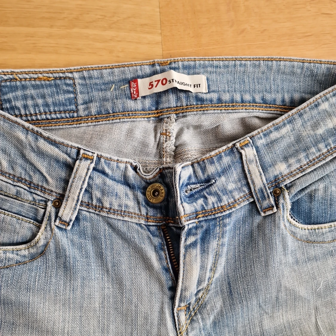 Levis 570 Straight Fit ljusblå jeans - 2