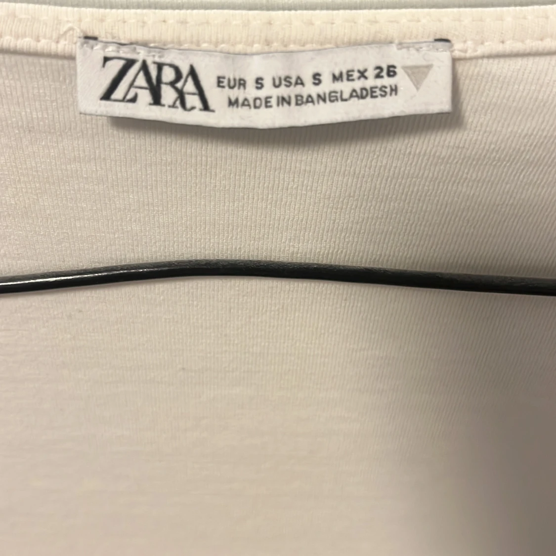 Vit croppad topp från Zara - 1