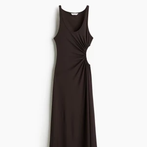 SÖKER brun klänning  med cut-out och - Söker denna  bruna klänning från HM storlek S eller M