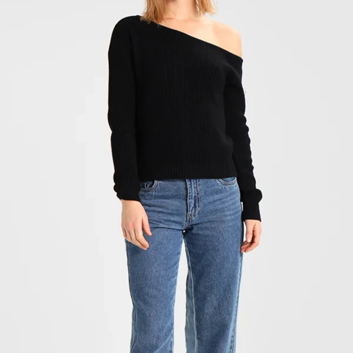 Svart stickad offshoulder-tröja - 2