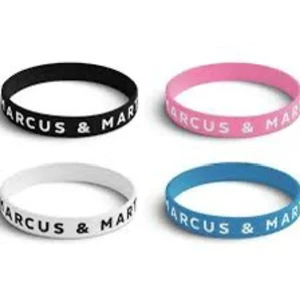Söker!!Färgglada Marcus & Martinus armband - Söker Marcus och martinus armband vilken färg som helst kontakta mig!!