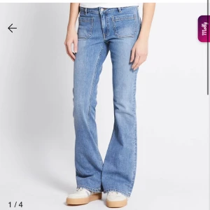 Jeans lager 157 - Super snygga jeans från lager 157 med större fickor där framtill. Ser ut som Wrangler. Använda 1 gång. Nypris 400kr