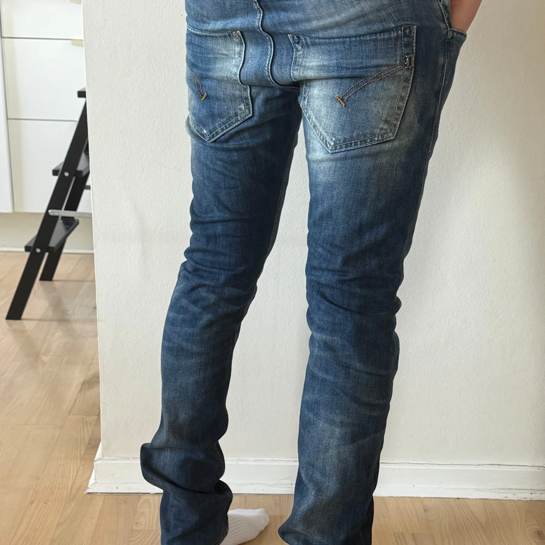 Blå slim fit jeansbyxor - 1