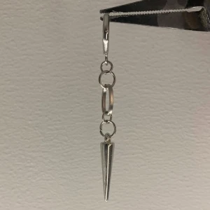 Örhängen  - Så snyggt örhänge. Köp för 139kr/st eller ett par för 269kr. Kan göra i guld också. Modell 041.