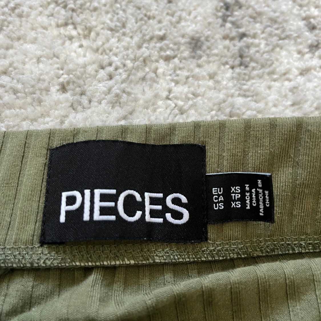 Olivgrön långkjol  - 2