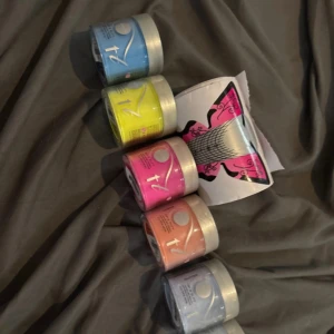 Akryl puder från entity - Hej är en nagel tjej som gör gelé naglar och inte akryl och eftersom jag har dessa akryl puder som är från ett bra märke så tänkte jag sälja dom efter som dom har aldrig används och aldrig kommer att användas. Hoppas någon får nytta av dessa 