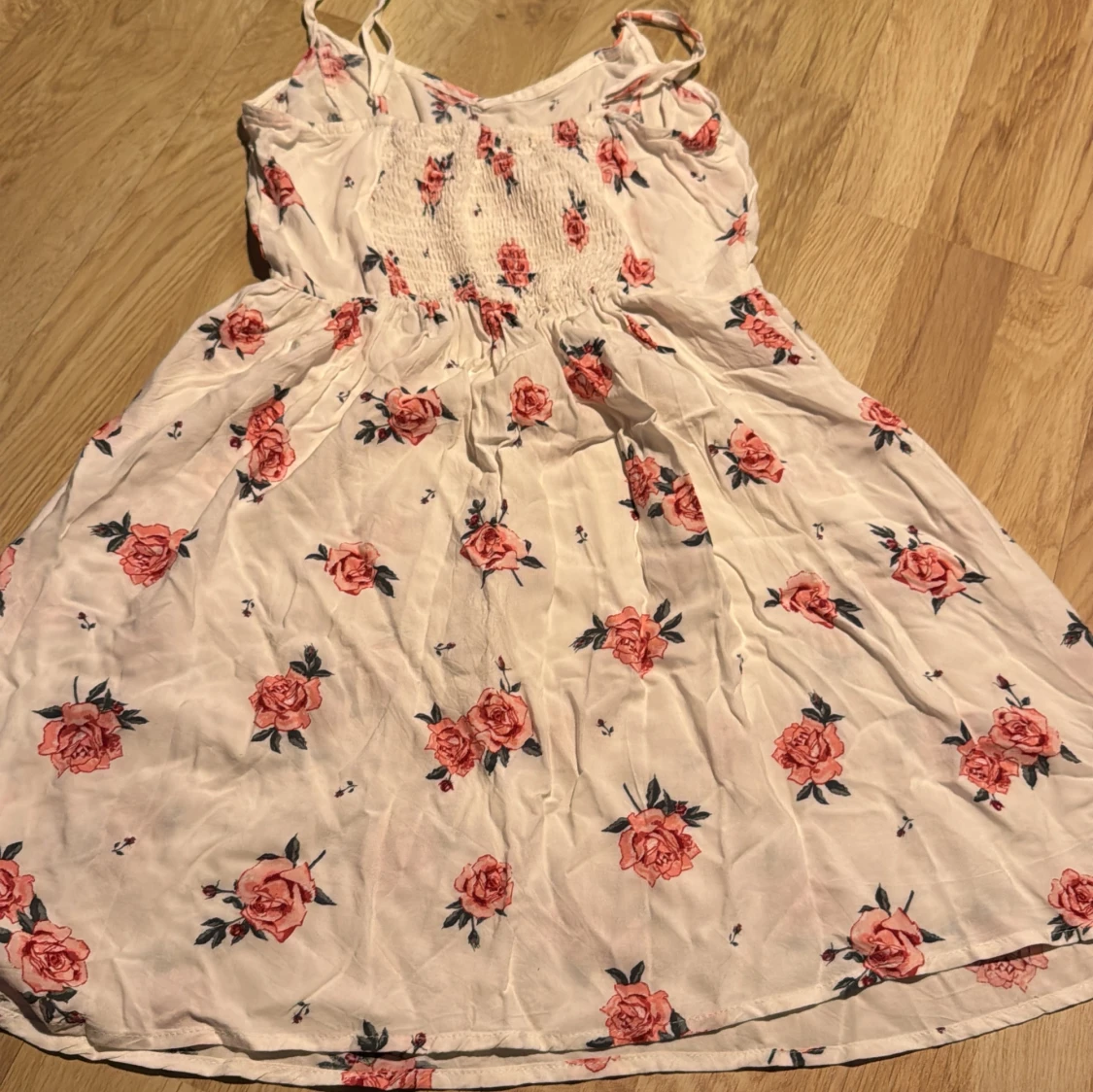 Blommig klänning från H&M - 1